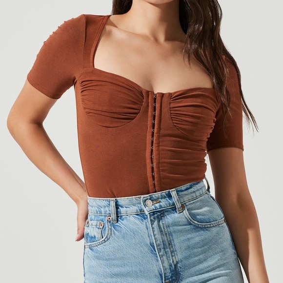 EUC Beautiful Comfy Soft Hook and Eye Corset Style Short Sleeve Thong Bodysuit - Picture 2 of 14